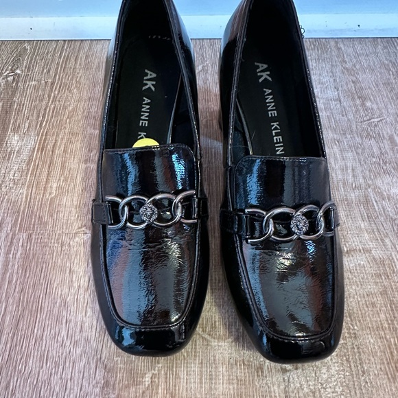 Women’s Anne Klein Shoes, Black, Size 9 - Picture 4 of 13